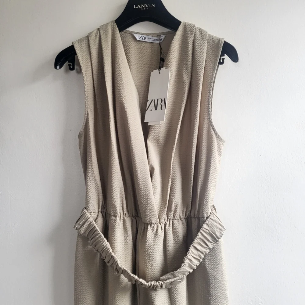 New Zara Textured Linen Blend V-Neck Sleeveless Belted Tan Jumpsuit NWT Size XS